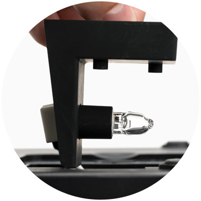 Replaceable tungsten–halogen lamp